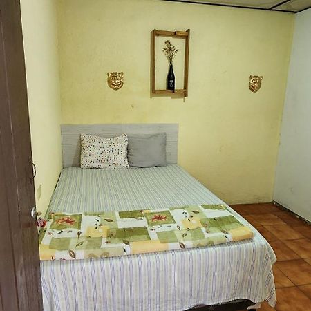 Jaguar Basic Accommodation Antigua Luaran gambar