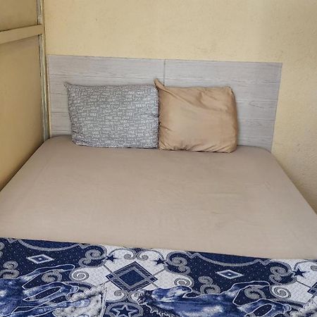 Jaguar Basic Accommodation Antigua Luaran gambar